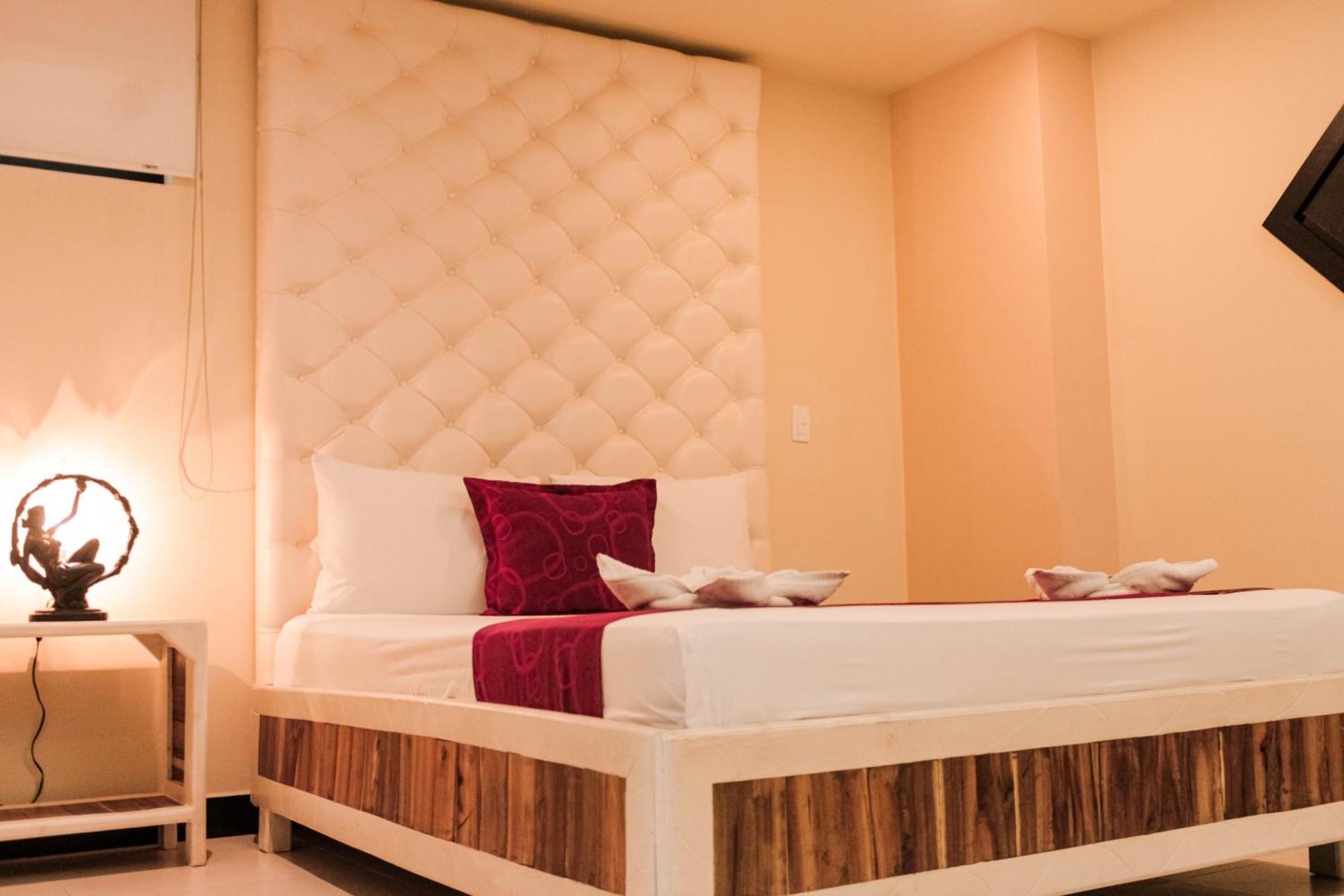 Hotel Plaza Garibaldi Caldas エクステリア 写真