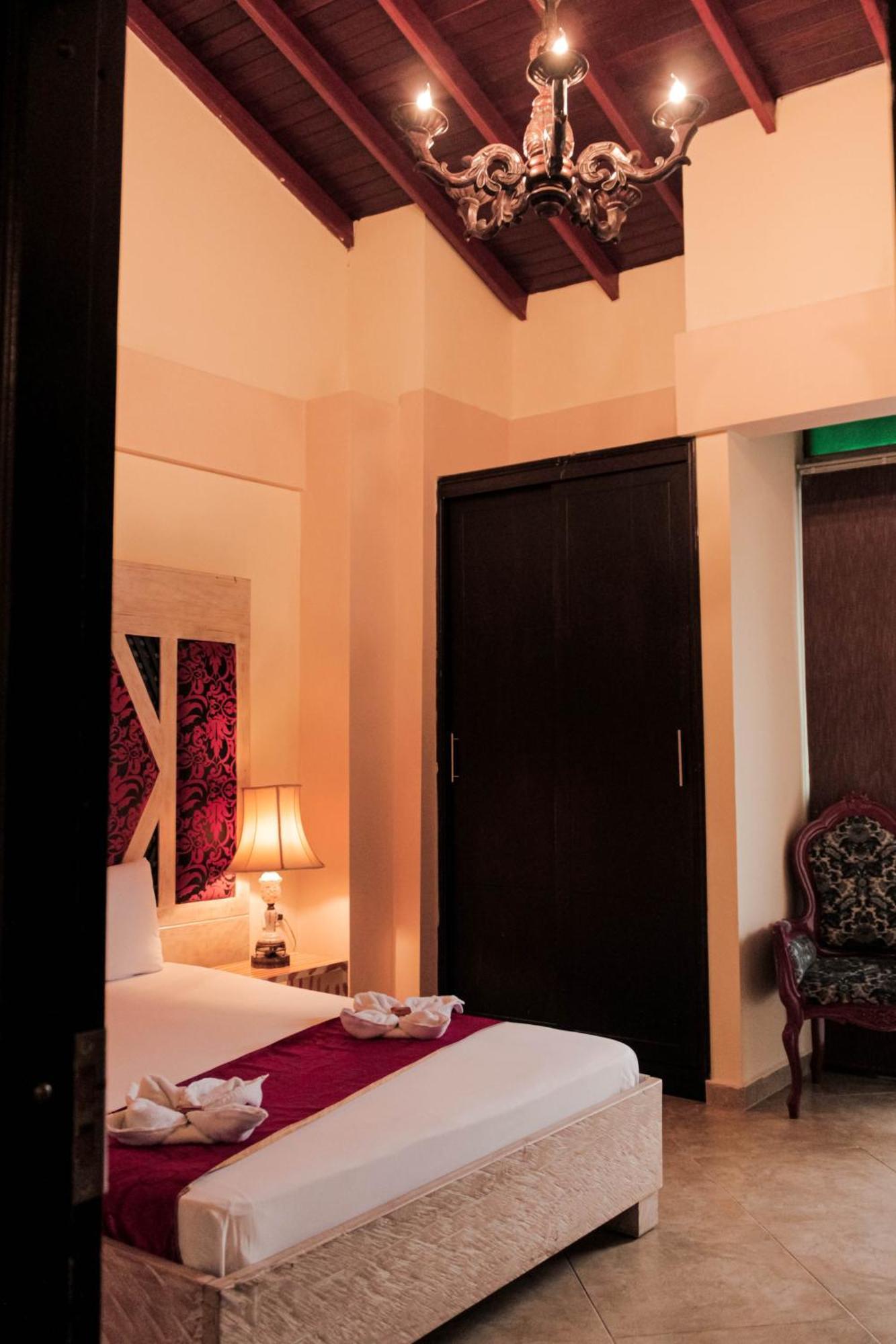 Hotel Plaza Garibaldi Caldas エクステリア 写真